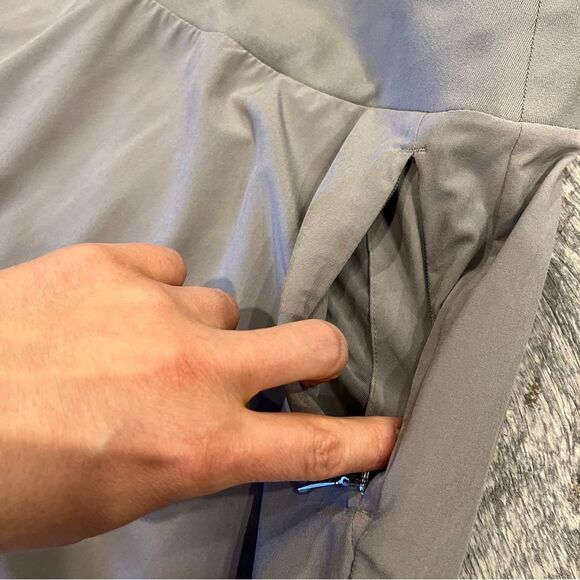 Athleta Gray Mini Skirt/Skort size 2 - Picture 3 of 10